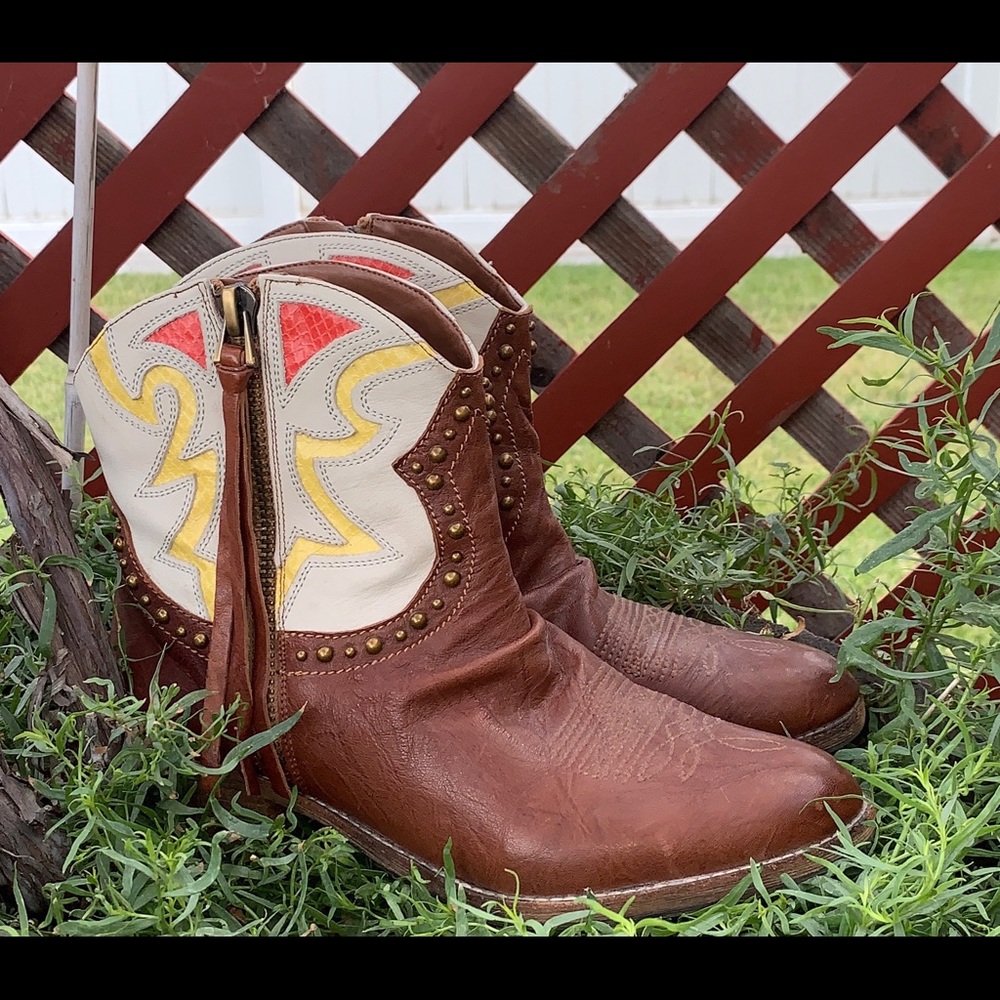 Sam Edelman Woman’s Shane Boot Size 10 Western Ankle Bootie Excellent Condition